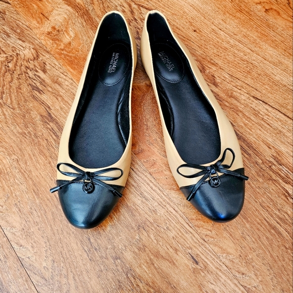 Mihael kors - Picture 1 of 6